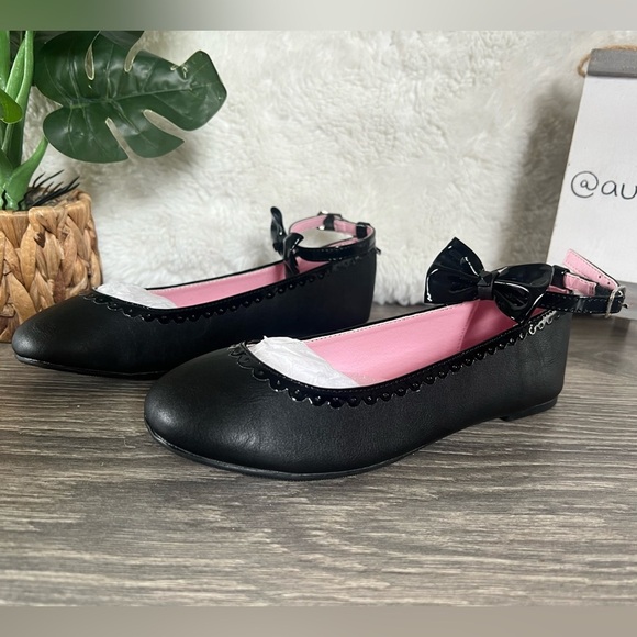 Demonia star-27 ankle strap flat with studded bow and scalloped detail. Size 5 - Picture 5 of 11